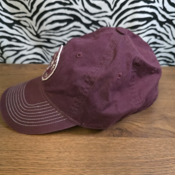 X AUC - 0122 - Thrifted Adjustable Burgundy Texas A&M Aggies Hat - GWOSLOO.22 - Picture 2 of 10